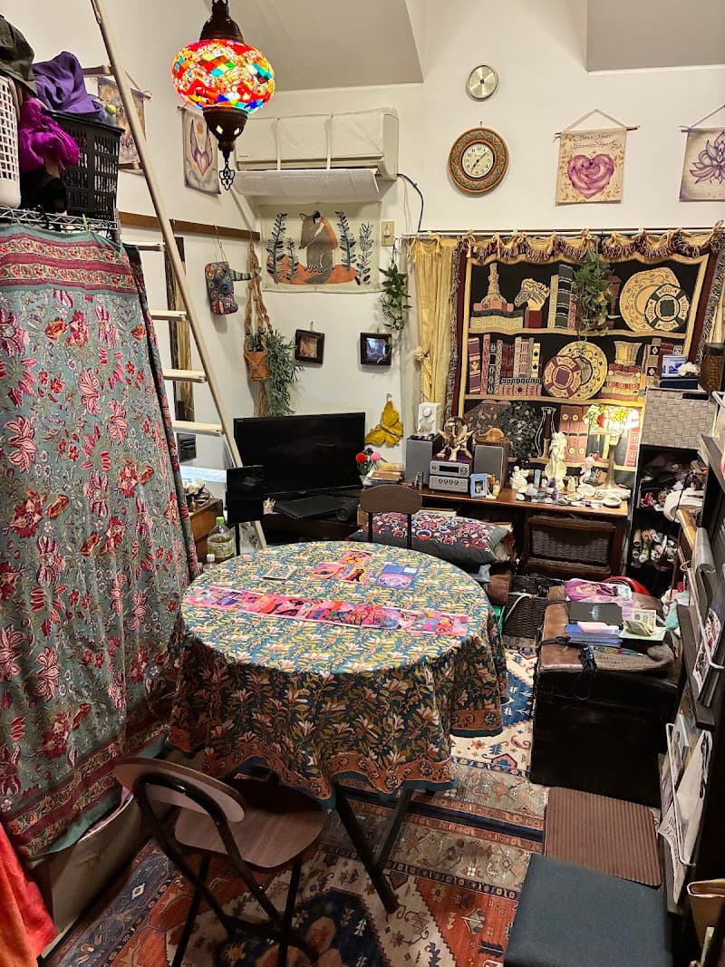 占いのお部屋「月の魔法」