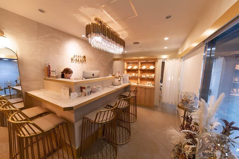 占いカフェ イーマジョ 錦店