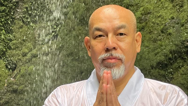 占い師で祈祷師の阿門 甲斐吽(あもん かいうん)