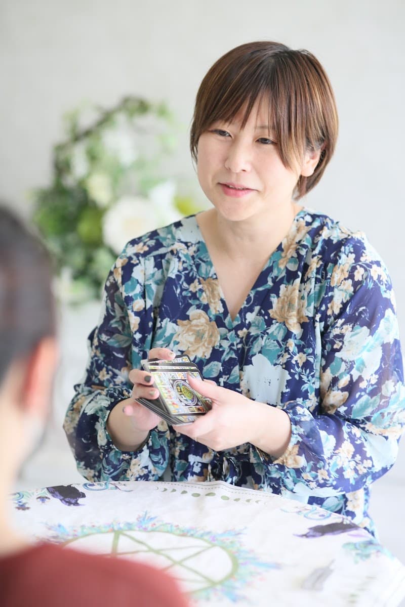 ストレスケア専門占い師 太陽の魔女