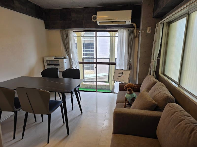 AKRI salon 古木千凡