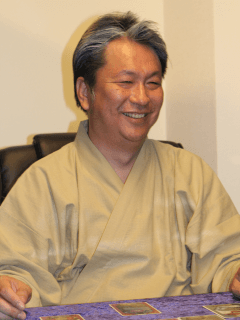 煌紫龍先生