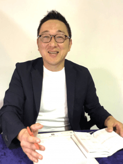 灯暁ケイ先生